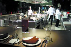 西餐廳廚房的設計布局方案